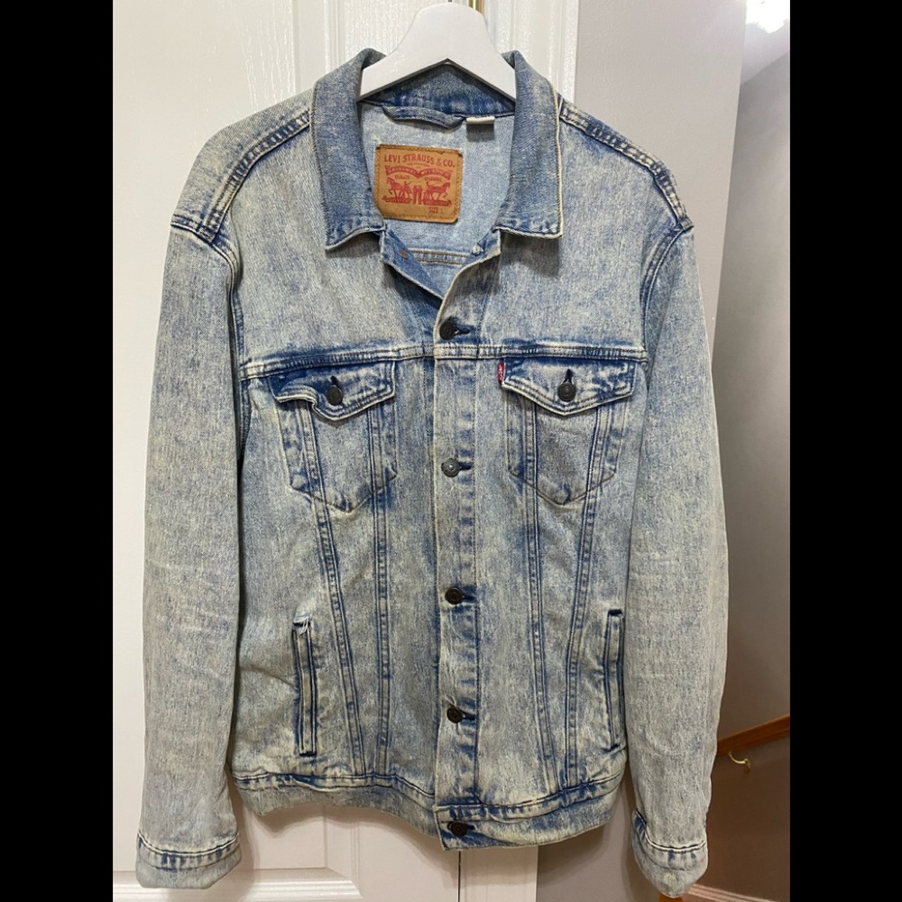 levi’s trucker jean jacket
